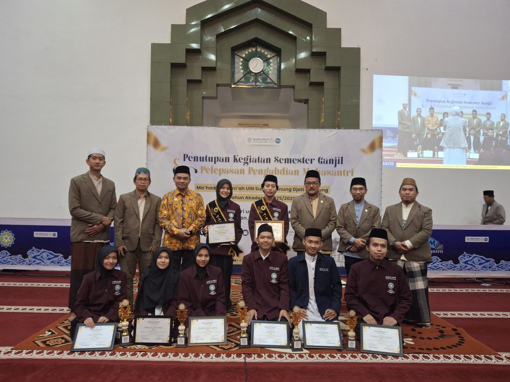Bertabur Juara:Malam Penutupan Semester Ganjil dan Pengabdian Masyarakat 30552