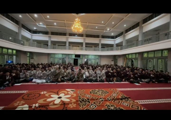 Bertabur Juara:Malam Penutupan Semester Ganjil dan Pengabdian Masyarakat 30573